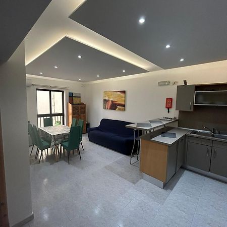 No 6 Poseidon Apartment سانت جوليان المظهر الخارجي الصورة