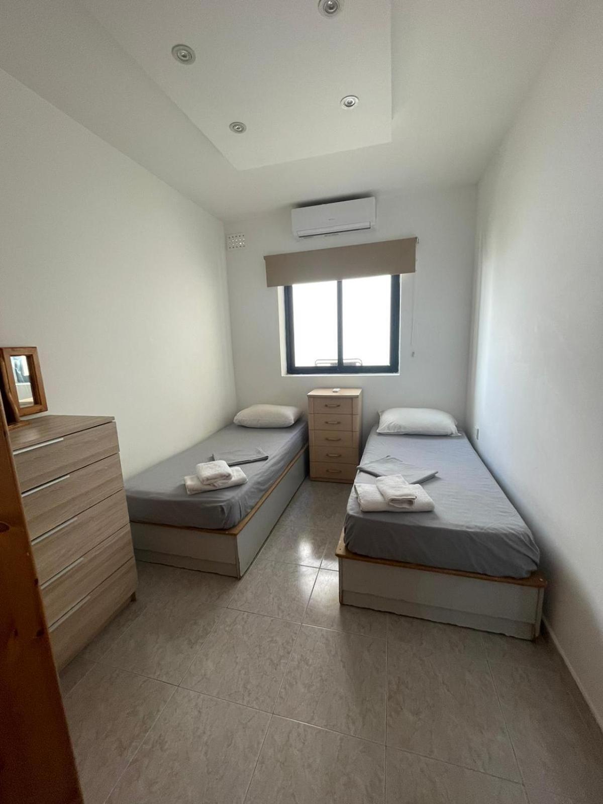 No 6 Poseidon Apartment سانت جوليان المظهر الخارجي الصورة